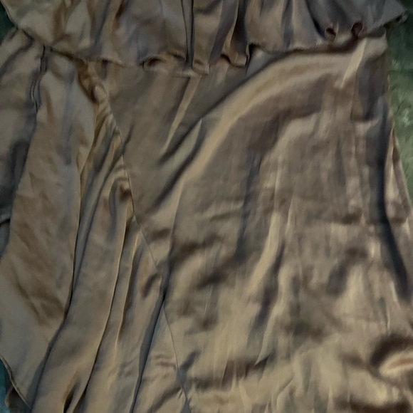 Silky midi ruffle skirt with slit!!! Worn once - Picture 4 of 8